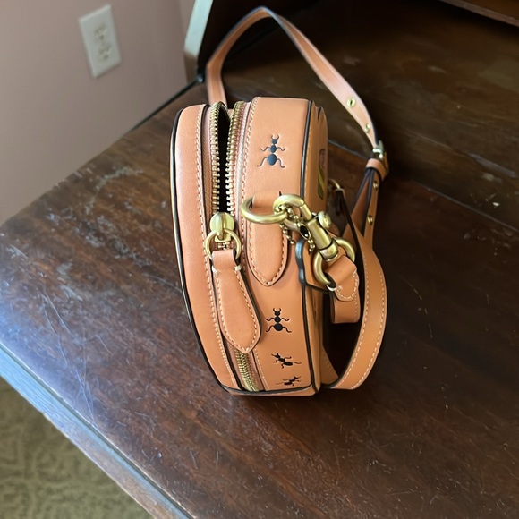 Coach Heart shaped bag - Picture 5 of 5